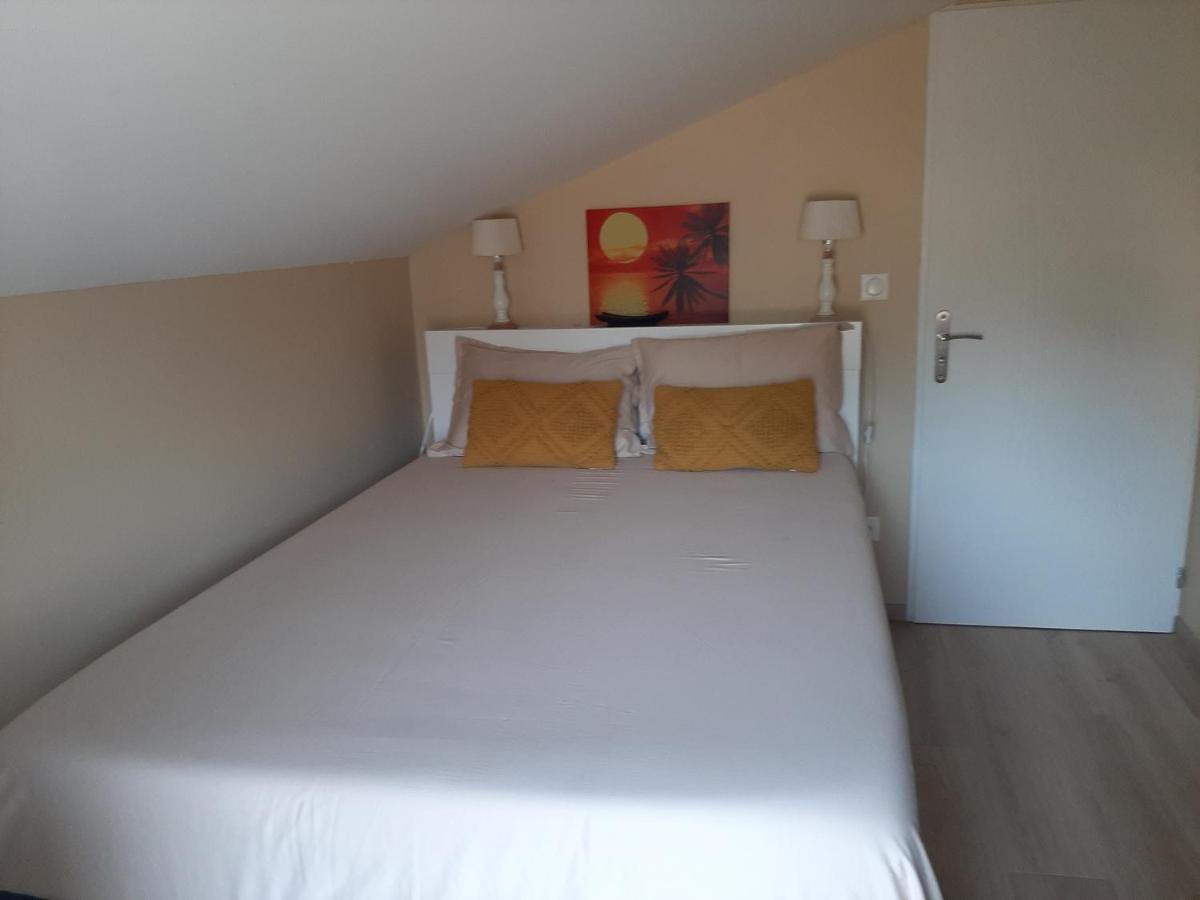 Logement Confortable Dans Residence Privee A Amplepuis מראה חיצוני תמונה