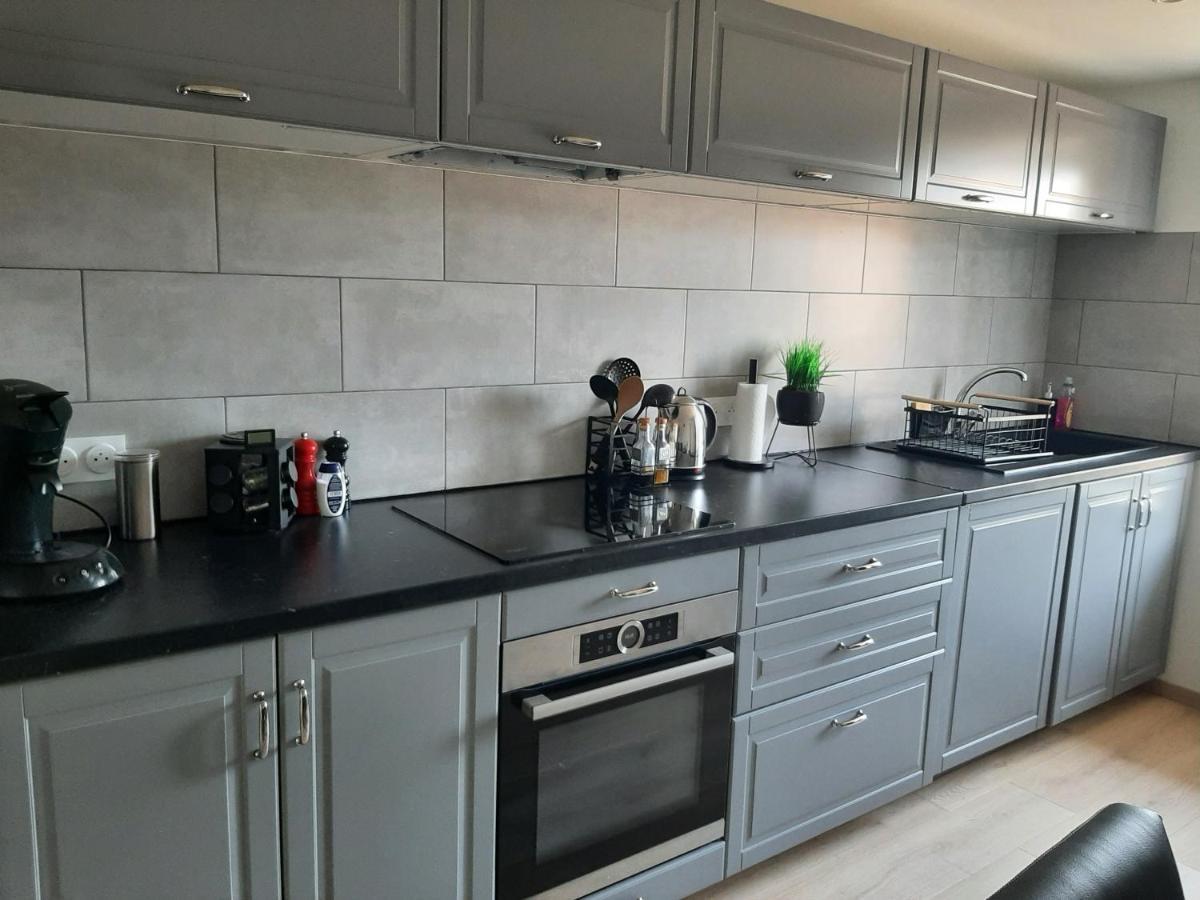 Logement Confortable Dans Residence Privee A Amplepuis מראה חיצוני תמונה